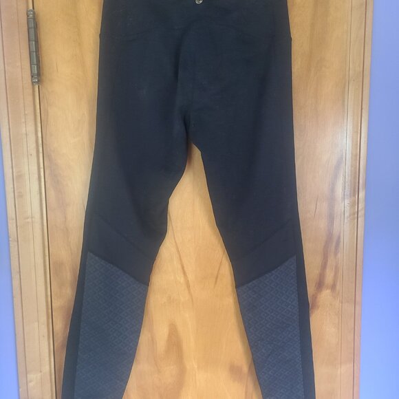 Manduka Leggings - Picture 2 of 3